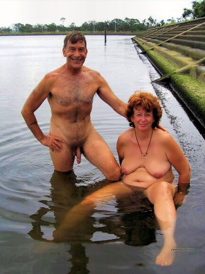 Enlarged picture of Aged wives posing nude at the public picnic